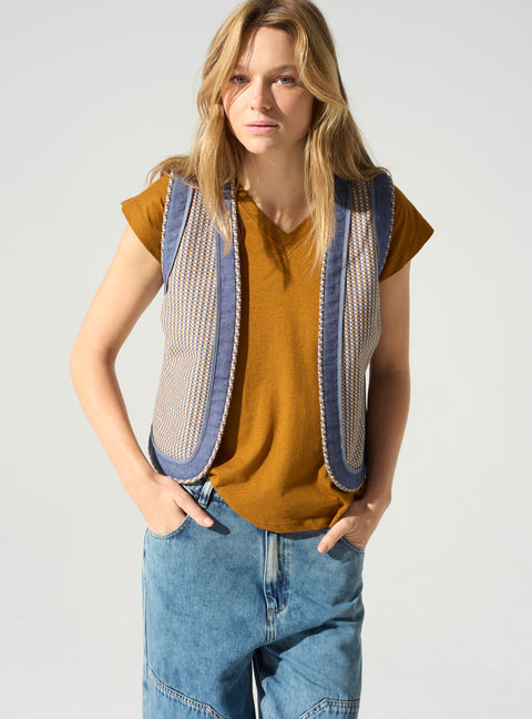  Sleeveless vest